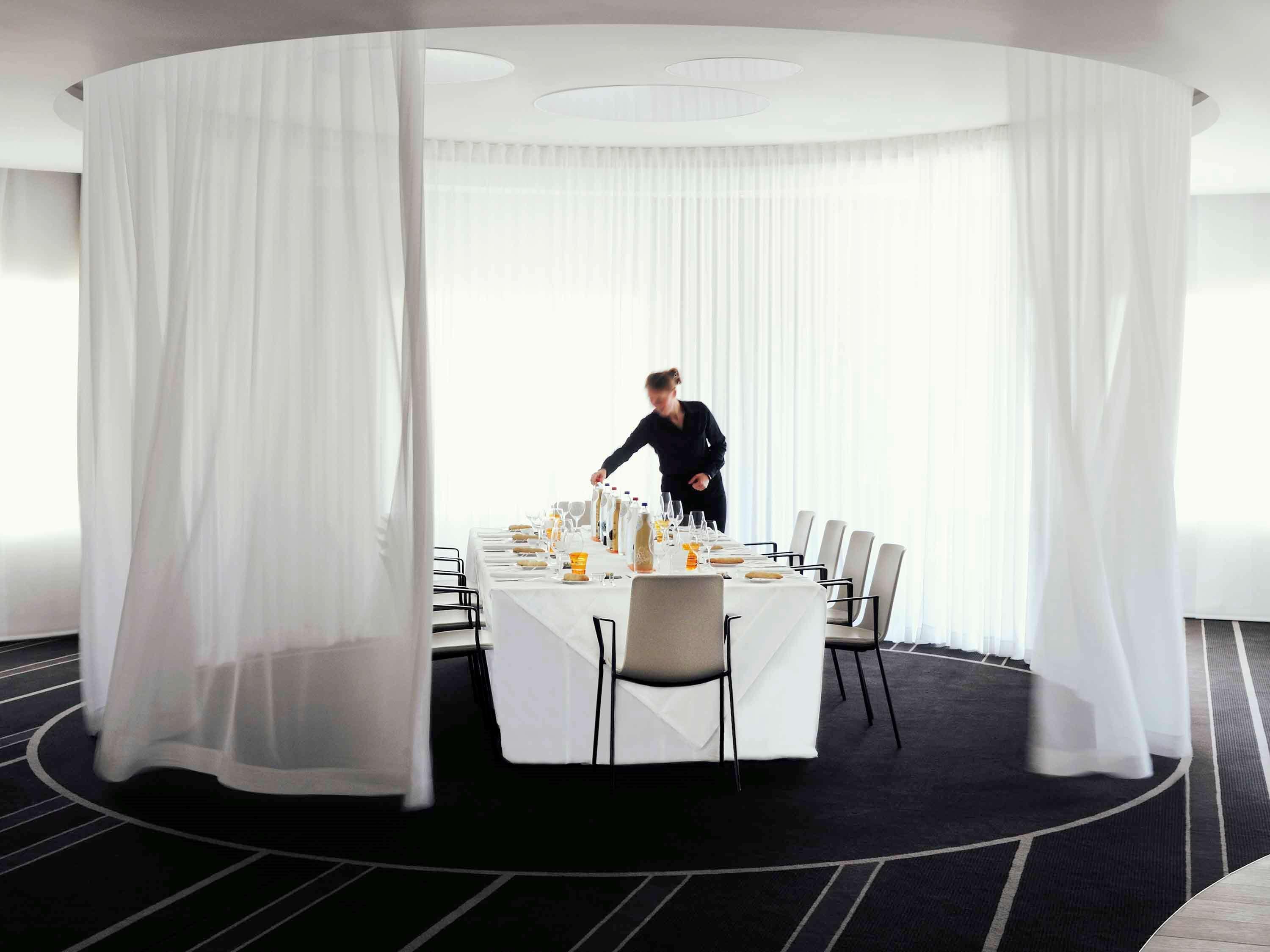 Hotel Pullman Brussels Centre Midi Saint-Gilles Esterno foto