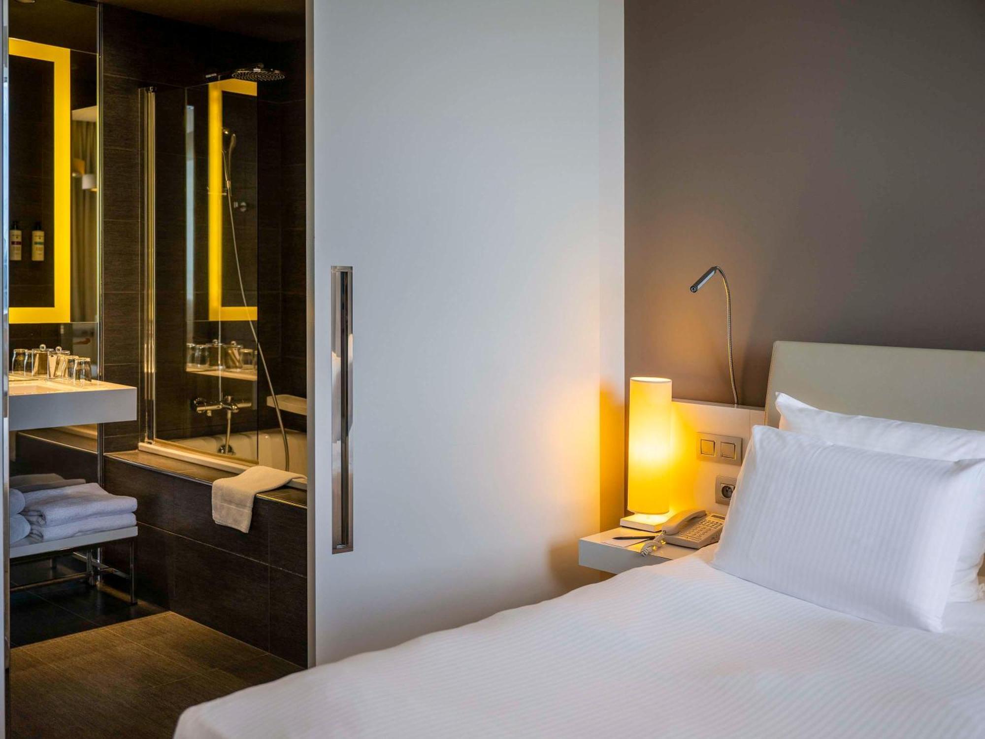 Hotel Pullman Brussels Centre Midi Saint-Gilles Esterno foto