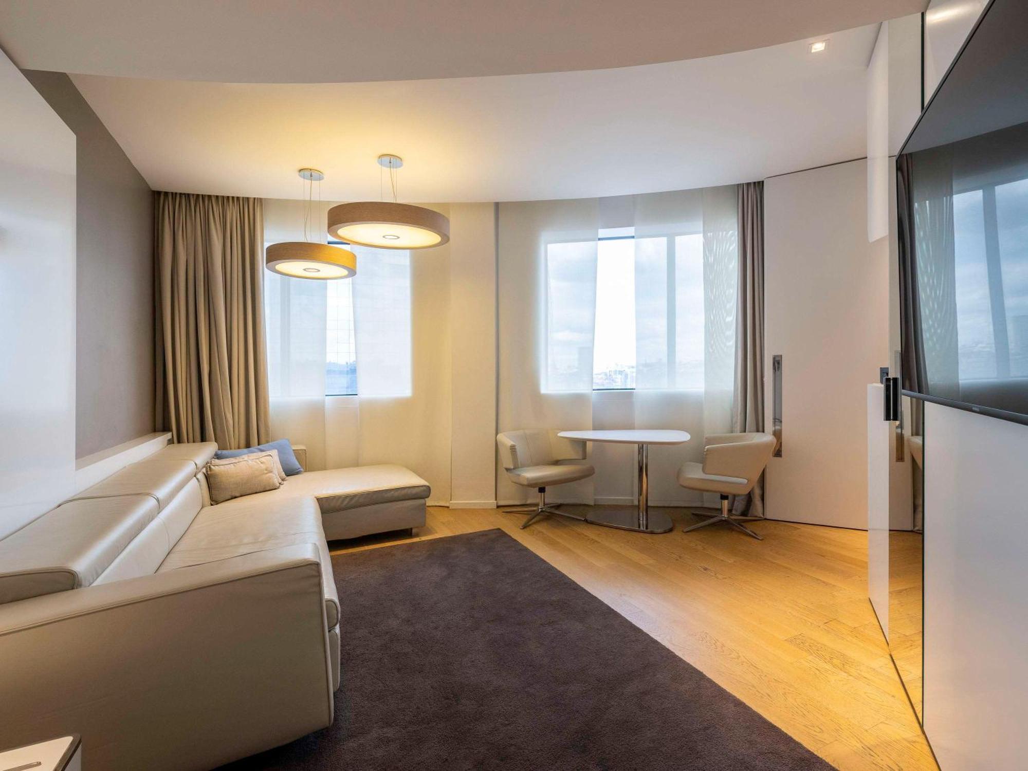 Hotel Pullman Brussels Centre Midi Saint-Gilles Esterno foto