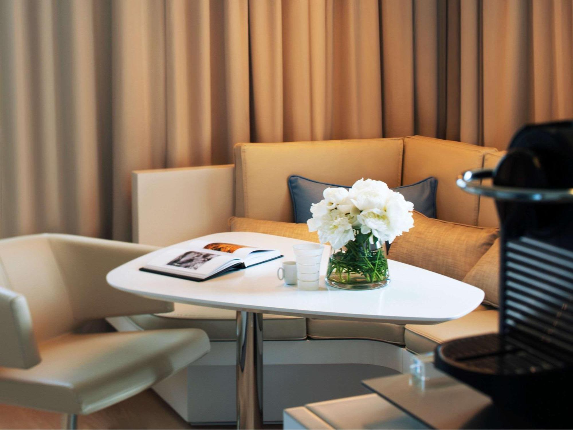 Hotel Pullman Brussels Centre Midi Saint-Gilles Esterno foto